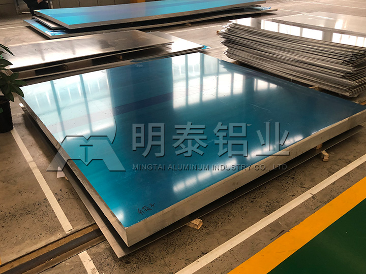 1100雙面貼膜鋁板廠家-價(jià)格